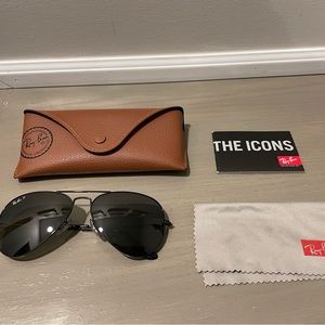 Black on black aviator ray bans